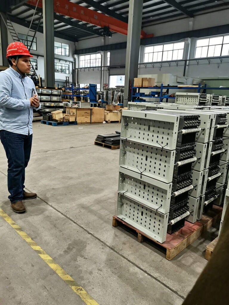 Peruvian distributor IMG Equipamientos visiting Zhejiang Rsafele Electric
