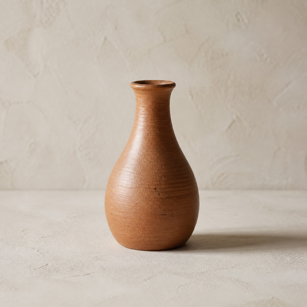 Small bud vase in terracotta clay